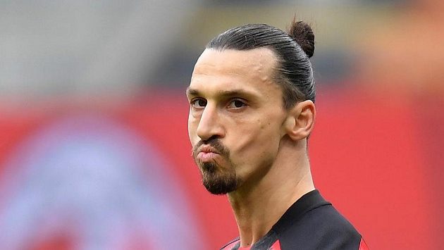 Zlatan Ibrahimovic z AC Milán při derby s Interem. Ilustrační foto. Zlatan Ibrahimovic z AC Milán při derby s Interem. Ilustrační foto.