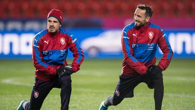 Filip Novák (vlevo) a Tomáš Sivok na tréninku národního celku. Filip Novák (vlevo) a Tomáš Sivok na tréninku národního celku.