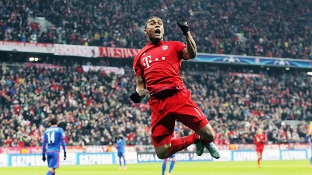 Douglas Costa. Douglas Costa.