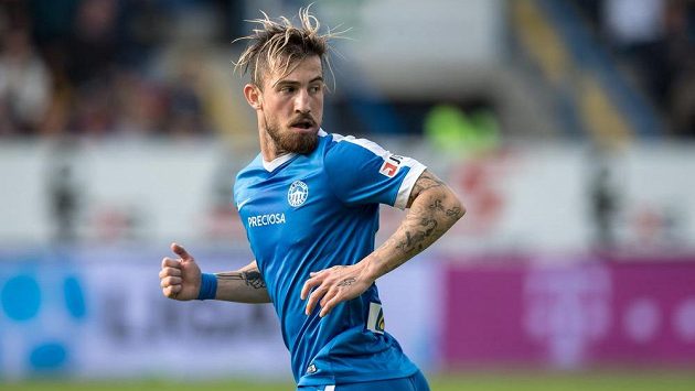Nová posila Slovanu Liberec záložník Lukáš Vácha během utkání s Plzní. Nová posila Slovanu Liberec záložník Lukáš Vácha během utkání s Plzní.