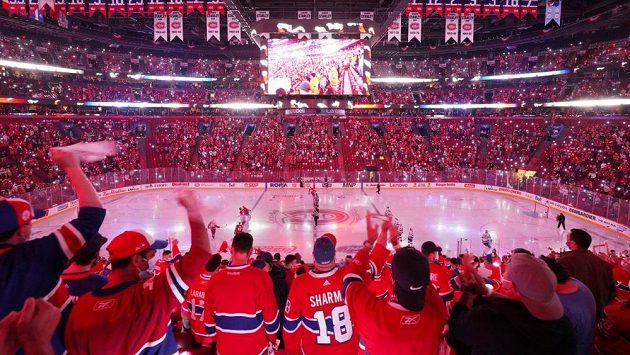 Slavná NHL láká fanoušky po celém světě. Slavná NHL láká fanoušky po celém světě.