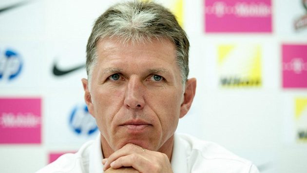 Trenér Jaroslav Šilhavý na tiskové konferenci Slovanu Liberec před startem nové sezóny. Trenér Jaroslav Šilhavý na tiskové konferenci Slovanu Liberec před startem nové sezóny.