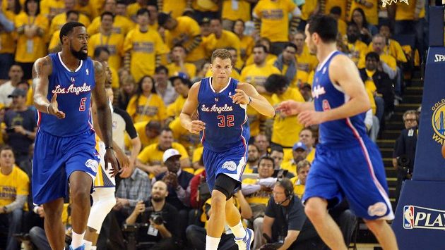 Majitel basketbalového týmu Los Angeles Clippers byl nařčen z rasistických výroků. Majitel basketbalového týmu Los Angeles Clippers byl nařčen z rasistických výroků.