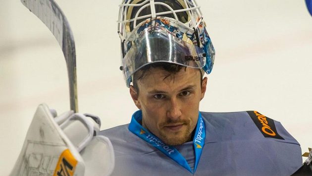 The Extraliga loses its regular.  The Slovak national team goalkeeper leaves the Czech Republic after six seasons