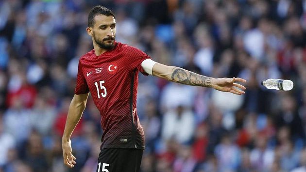 Mehmet Topal v konečené nominaci Turecka na evropský šampionát nechybí. Mehmet Topal v konečené nominaci Turecka na evropský šampionát nechybí.