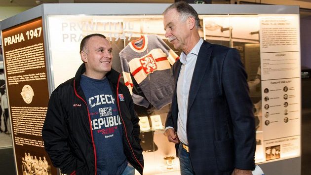 Robert Reichel (vlevo) a šéftrenér ČSLH Slavomír Lener. Robert Reichel (vlevo) a šéftrenér ČSLH Slavomír Lener.