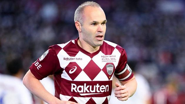 Andrés Iniesta po odchodu z Barcelony obléká od roku 2018 dres Visselu Kóbe. Andrés Iniesta po odchodu z Barcelony obléká od roku 2018 dres Visselu Kóbe.