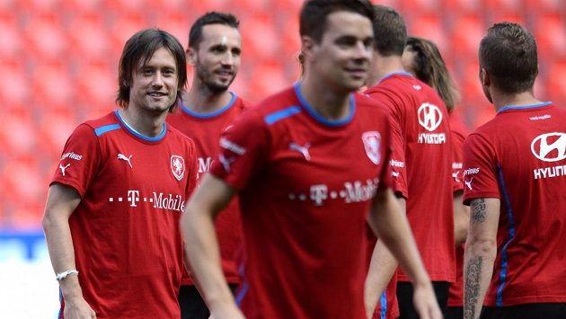 Zleva Tomáš Rosický, Tomáš Sivok a Ondřej Kušnír. Zleva Tomáš Rosický, Tomáš Sivok a Ondřej Kušnír.