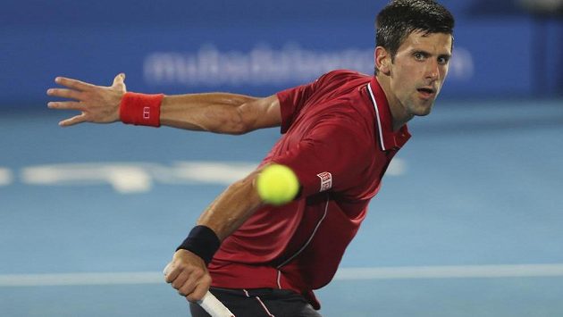 Novak Djokovič na exhibici v Abú Zabí. Novak Djokovič na exhibici v Abú Zabí.