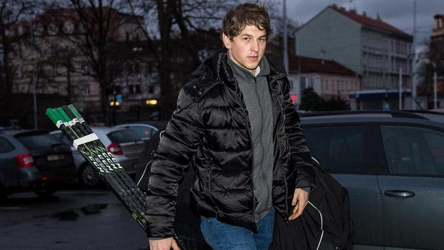Hokejista Tomáš Dvořák dorazil na sraz hokejové reprezentace před turnajem Channel One Cup. Hokejista Tomáš Dvořák dorazil na sraz hokejové reprezentace před turnajem Channel One Cup.