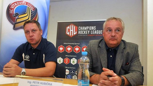 Generální manažer hokejového klubu HC Vítkovice Steel Petr Husička (vpravo) a hlavní trenér mužstva Peter Oremus na tiskové konferenci v Ostravě před zahájením Ligy mistrů. Generální manažer hokejového klubu HC Vítkovice Steel Petr Husička (vpravo) a hlavní trenér mužstva Peter Oremus na tiskové konferenci v Ostravě před zahájením Ligy mistrů.