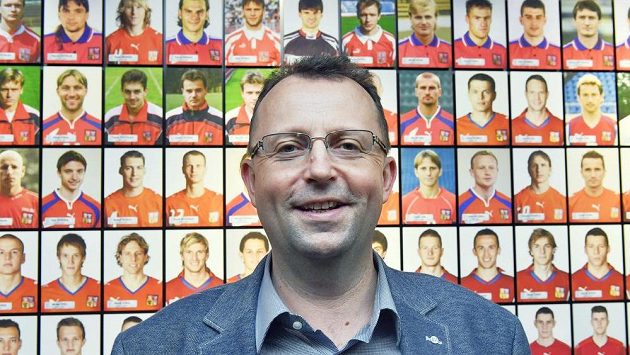 Šéf obchodní a marketingové firmy STES Martin Malík, který se uchází o post předsedy Fotbalové asociace ČR. Šéf obchodní a marketingové firmy STES Martin Malík, který se uchází o post předsedy Fotbalové asociace ČR.