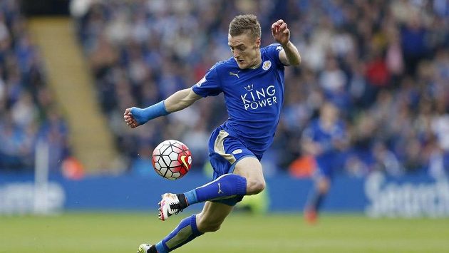 Hrdina zápasu Jamie Vardy se dvěma góly postaral o vítězství Leicesteru nad Sunderlandem. Hrdina zápasu Jamie Vardy se dvěma góly postaral o vítězství Leicesteru nad Sunderlandem.