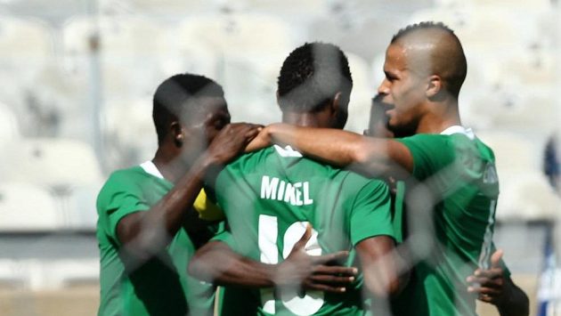 Fotbalisté Nigérie se radují z gólu proti Hondurasu. Fotbalisté Nigérie se radují z gólu proti Hondurasu.