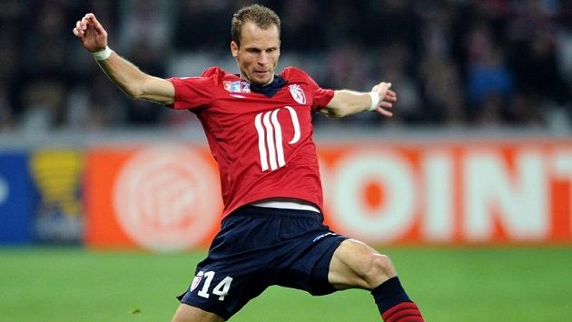 Český fotbalista David Rozehnal v dresu francouzského Lille. Český fotbalista David Rozehnal v dresu francouzského Lille.