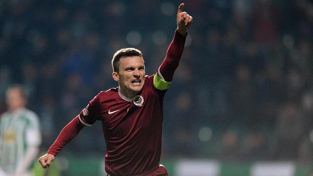 Útočník Sparty Praha David Lafata oslavuje vedoucí gól na 2:1 během utkání 18. kola Gambrinus ligy, Bohemians 1905 a AC Sparta Praha. Útočník Sparty Praha David Lafata oslavuje vedoucí gól na 2:1 během utkání 18. kola Gambrinus ligy, Bohemians 1905 a AC Sparta Praha.