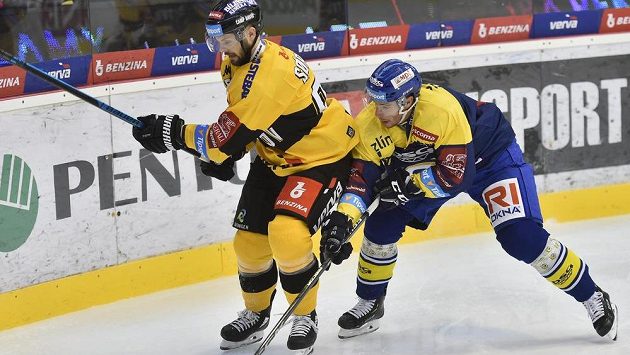 Zleva Daniel Sörvik z Litvínova a Jakub Šlahař ze Zlína. Zleva Daniel Sörvik z Litvínova a Jakub Šlahař ze Zlína.