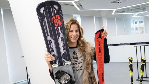 Dvojnásobná olympijská vítězka, snowboardistka a lyžařka Ester Ledecká. Dvojnásobná olympijská vítězka, snowboardistka a lyžařka Ester Ledecká.