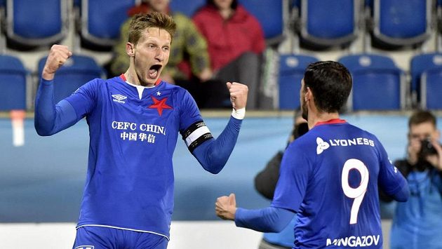 Zleva Milan Škoda a Ruslan Mingazov ze Slavie se radují z gólu proti Slovácku. Zleva Milan Škoda a Ruslan Mingazov ze Slavie se radují z gólu proti Slovácku.