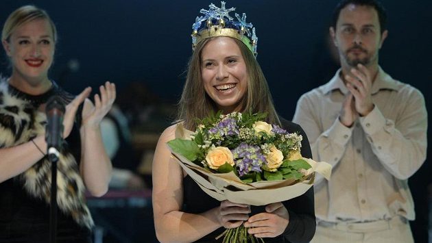 Anketu Král bílé stopy 2019 o nejlepšího lyžaře a snowboardistu Svazu lyžařů České republiky vyhrála snowboardistka Eva Samková. Anketu Král bílé stopy 2019 o nejlepšího lyžaře a snowboardistu Svazu lyžařů České republiky vyhrála snowboardistka Eva Samková.