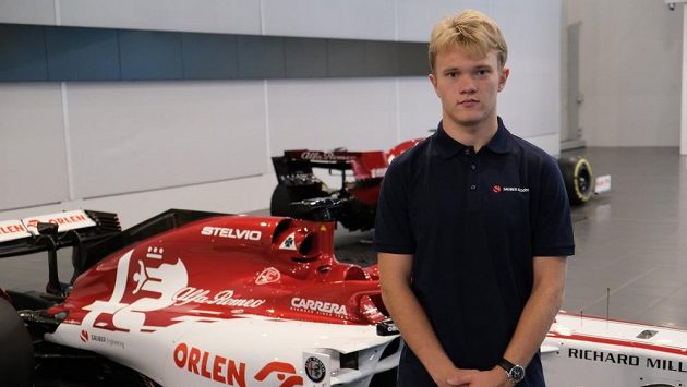 Talentovaný formulový jezdec Petr Ptáček. Talentovaný formulový jezdec Petr Ptáček.