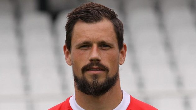 Zkušený Jaroslav Diviš z Viktorie Žižkov. Zkušený Jaroslav Diviš z Viktorie Žižkov.