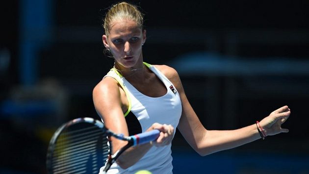 Česká tenistka Karolína Plíšková v utkání proti Kimberly Birrellové na Australian Open. Česká tenistka Karolína Plíšková v utkání proti Kimberly Birrellové na Australian Open.