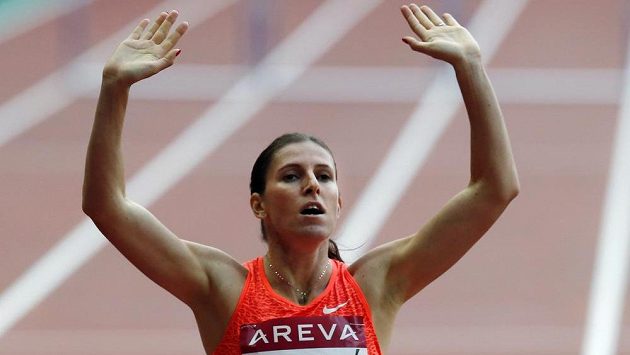 Zuzana Hejnová se raduje z vítězství v závodu na 400 metrů překážek na Diamantové lize v Paříži. Zuzana Hejnová se raduje z vítězství v závodu na 400 metrů překážek na Diamantové lize v Paříži.