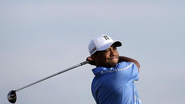 Americký golfista Tiger Woods na turnaji The Barclays. Americký golfista Tiger Woods na turnaji The Barclays.