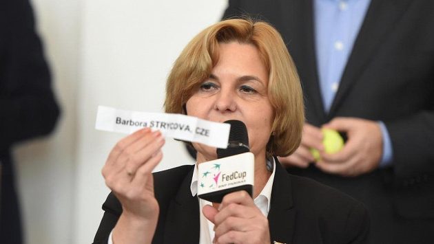 Barbora Strýcová odehraje první zápas se španělskou jedničkou Garbiňe Muguruzaovou. Barbora Strýcová odehraje první zápas se španělskou jedničkou Garbiňe Muguruzaovou.