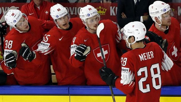 Švýcar Timo Meier se v zápase s Běloruskem raduje ze svého prvního reprezentačního gólu. Švýcar Timo Meier se v zápase s Běloruskem raduje ze svého prvního reprezentačního gólu.
