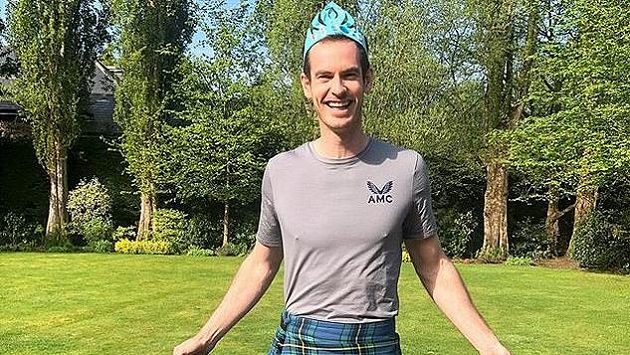 Andy Murray během karantény. Andy Murray během karantény.