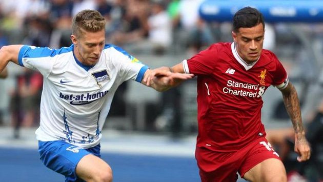 Philippe Coutinho v liverpoolském dresu při utkání s Herthou. Philippe Coutinho v liverpoolském dresu při utkání s Herthou.