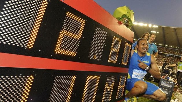 Americký sprinter Aries Merritt vytvořil na mítinku Diamantové ligy v Bruselu světový rekord v běhu na 110 m překážek. Americký sprinter Aries Merritt vytvořil na mítinku Diamantové ligy v Bruselu světový rekord v běhu na 110 m překážek.