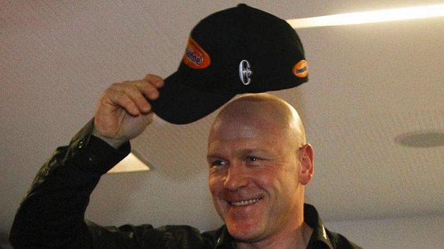 Didier Cuche se rozhodl ukončit v 37 letech lyžařskou kariéru. Didier Cuche se rozhodl ukončit v 37 letech lyžařskou kariéru.