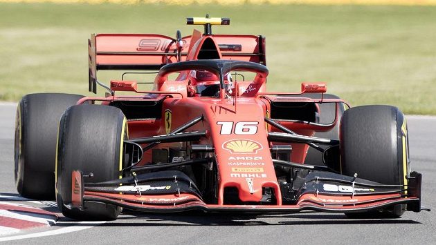 Pilot Ferrari Charles Leclerc při tréninku na Velkou cenu Kanady Pilot Ferrari Charles Leclerc při tréninku na Velkou cenu Kanady