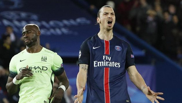 Útočník PSG Zlatan Ibrahimovic a jeho reakce po neproměněné penaltě proti Manchesteru City. Útočník PSG Zlatan Ibrahimovic a jeho reakce po neproměněné penaltě proti Manchesteru City.