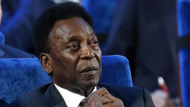 Pelé na snímku z roku 2017. Pelé na snímku z roku 2017.
