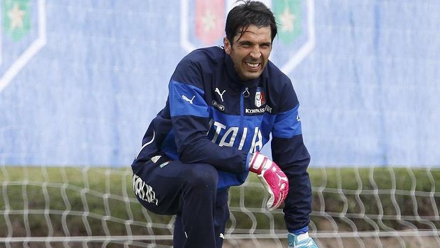 Italský kapitán Gianluigi Buffon. Italský kapitán Gianluigi Buffon.