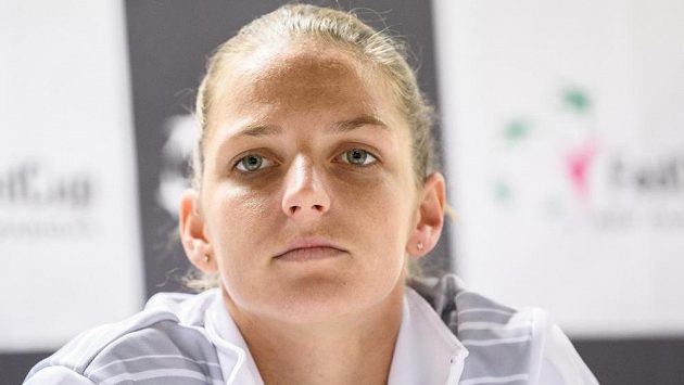 Karolína Plíšková na tiskové konferenci v Praze. Zasáhne dnes do bojů proti Švýcarkám? Karolína Plíšková na tiskové konferenci v Praze. Zasáhne dnes do bojů proti Švýcarkám?