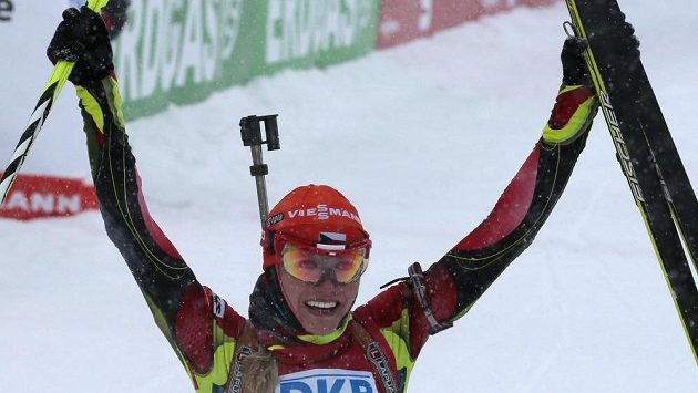 Biatlonistka Gabriela Soukalová se raduje z výhry ve stíhací jízdě SP v Chanty Mansijsku. Biatlonistka Gabriela Soukalová se raduje z výhry ve stíhací jízdě SP v Chanty Mansijsku.