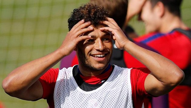 Alex Oxlade-Chamberlain přestoupil z londýnského Arsenalu do FC Liverpool. Alex Oxlade-Chamberlain přestoupil z londýnského Arsenalu do FC Liverpool.