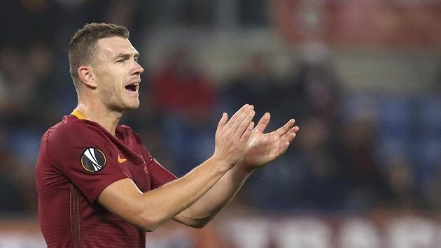 Edin Džeko z AS Řím se raduje z gólu proti Plzni. Edin Džeko z AS Řím se raduje z gólu proti Plzni.