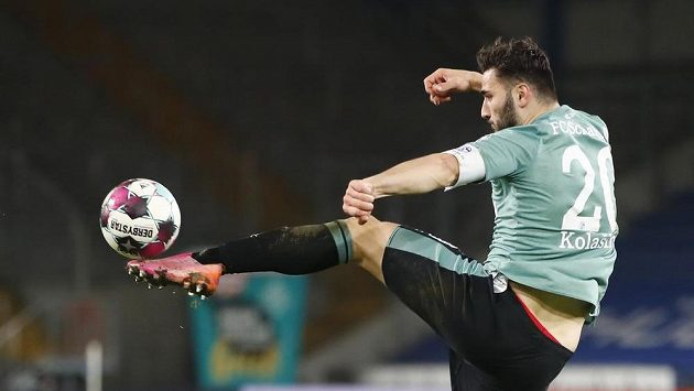Sead Kolašinac ze Schalke v akci. Sead Kolašinac ze Schalke v akci.