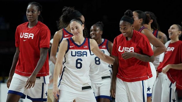 Americké basketbalistky potvrzují nadvládu a zahrají si o sedmé olympijské zlato v řadě Americké basketbalistky potvrzují nadvládu a zahrají si o sedmé olympijské zlato v řadě