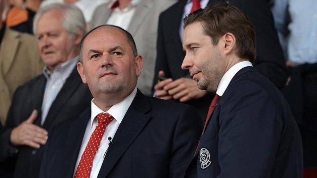 Dušan Svoboda (vpravo) ze Sparty a předseda FAČR Miroslav Pelta Dušan Svoboda (vpravo) ze Sparty a předseda FAČR Miroslav Pelta