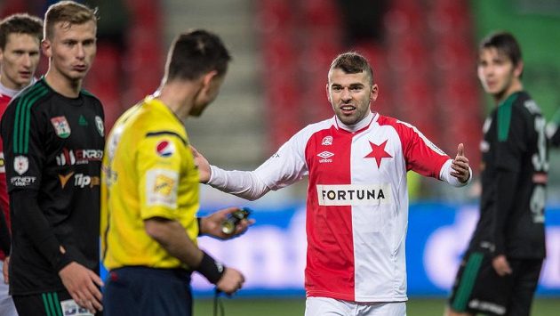 Záložník Slavie Praha Levan Kenija během utkání s Příbramí. Záložník Slavie Praha Levan Kenija během utkání s Příbramí.