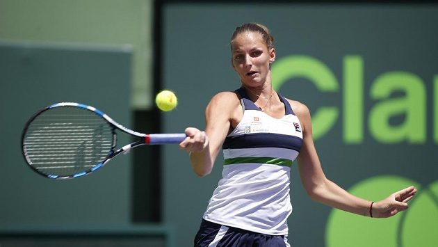 Karolína Plíšková při utkání s Dánkou Caroline Wozniackou v Miami. Karolína Plíšková při utkání s Dánkou Caroline Wozniackou v Miami.