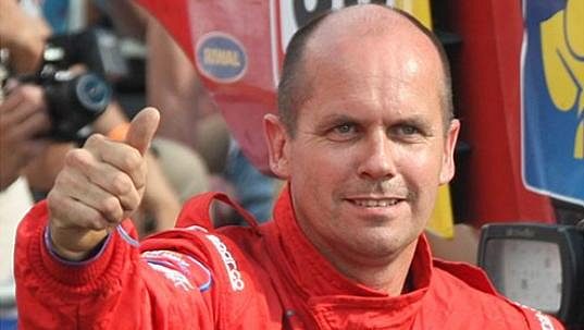 Dvaapadesátiletý řidič Frank Deenen z týmu Eurol VEKA Man Rally přišel o život ještě před startem Silk Way Rally. Dvaapadesátiletý řidič Frank Deenen z týmu Eurol VEKA Man Rally přišel o život ještě před startem Silk Way Rally.