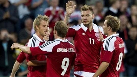 Nicklas Bendtner (druhý zprava) se stěhuje do Německa. Nicklas Bendtner (druhý zprava) se stěhuje do Německa.